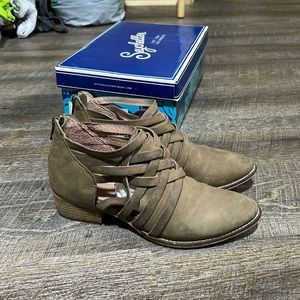 Seychelles Suede Leather Sz 7-7.5